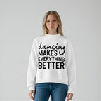 MONROE STORE sudadera blanca de cuello mock con estampado "dancing makes everything better", manga larga y corte crop.
